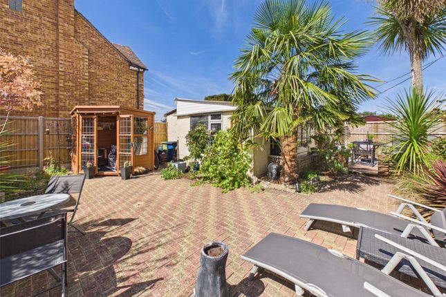 30, Pecked Lane, Cheltenham photo 2