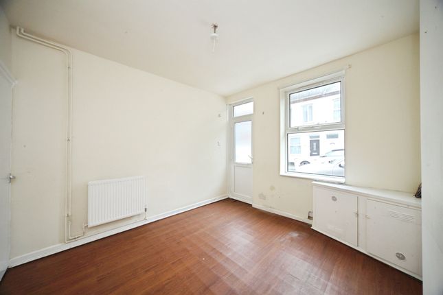 54, Hampton Road, Luton photo 4