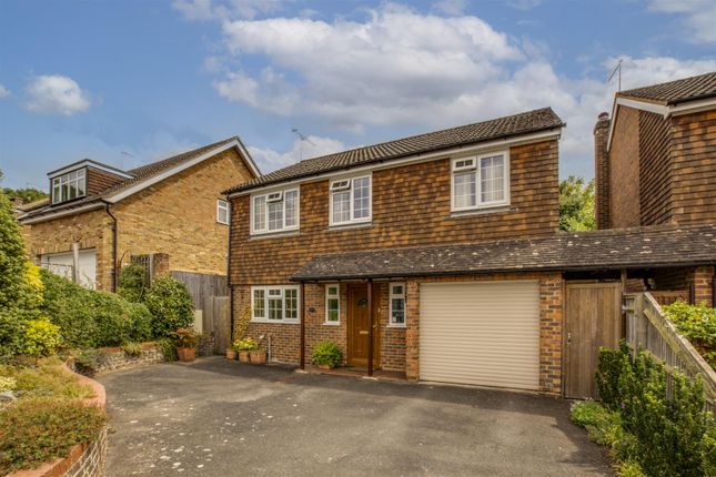 Thumbnail Detached house for sale in Maybrook Gardens, Walk Of Station, High Wycombe