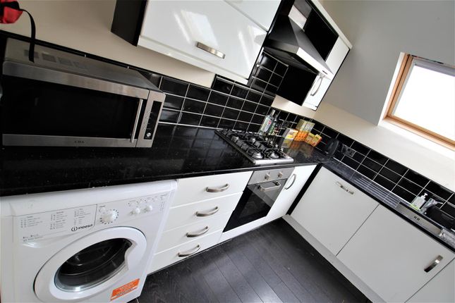 33 Richmond Road, Leeds photo 2