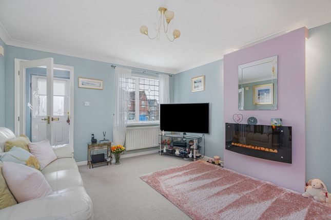97 Craigs Crescent, Falkirk photo 2