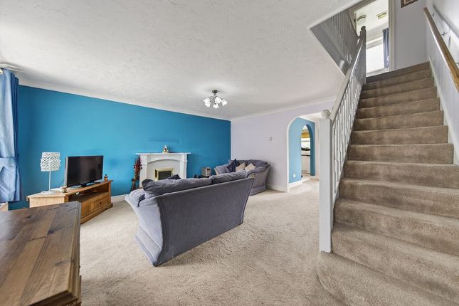 6, Barnwell Close, Thrapston photo 4
