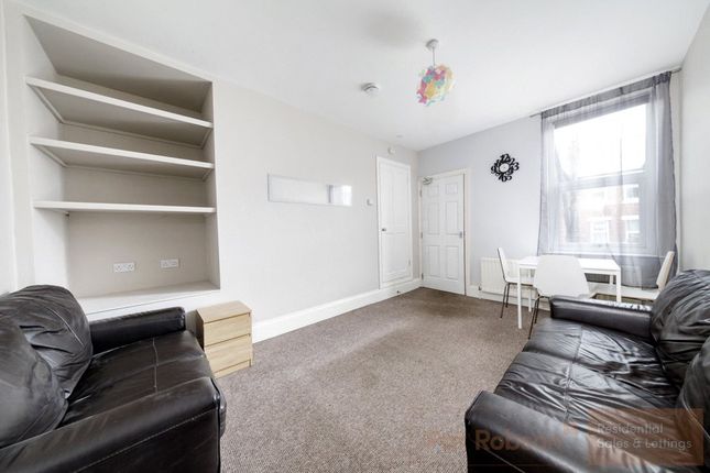 Flat to rent in Dinsdale Road, Sandyford, Newcastle Upon Tyne