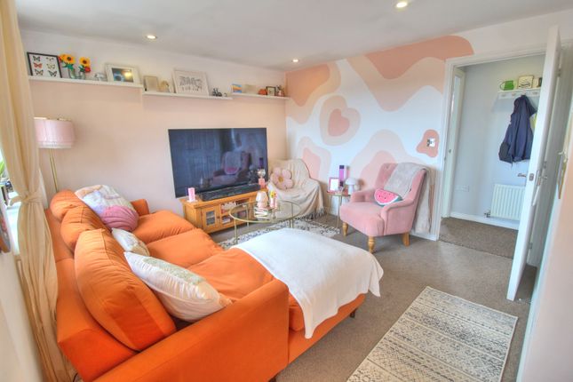 9, Halt Mews, Kingswinford photo 3