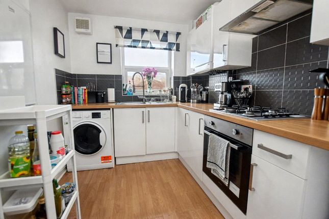 12, Cobham Parade, Wakefield photo 3