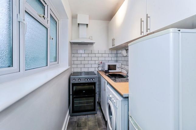 Flat 2, Boyn Hill Avenue, Maidenhead photo 4
