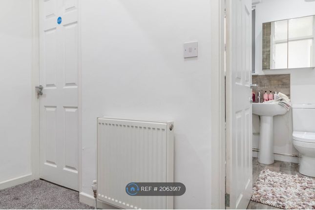Flat to rent in Huntley Road, Liverpool