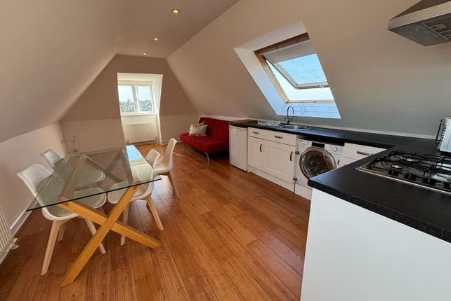 Flat 10, Francesca Court, 98, Mill Hill Road, Cowes photo 3
