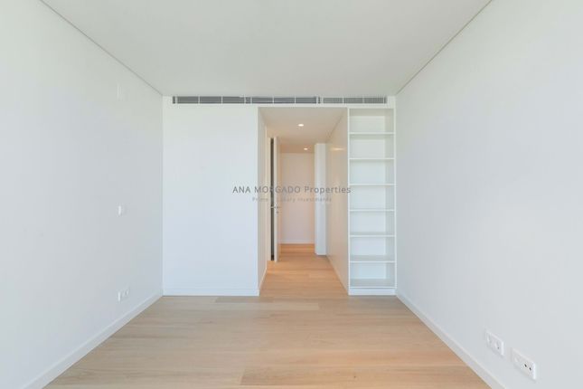 Apartment for sale in Street Name Upon Request, Lisboa, Pt