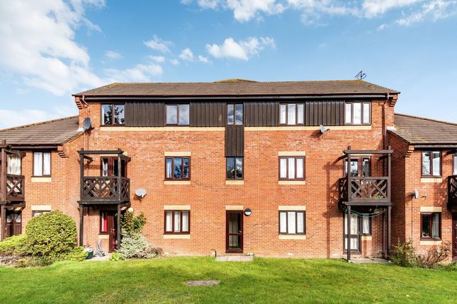 Flat to rent in Roebuck Court, Didcot