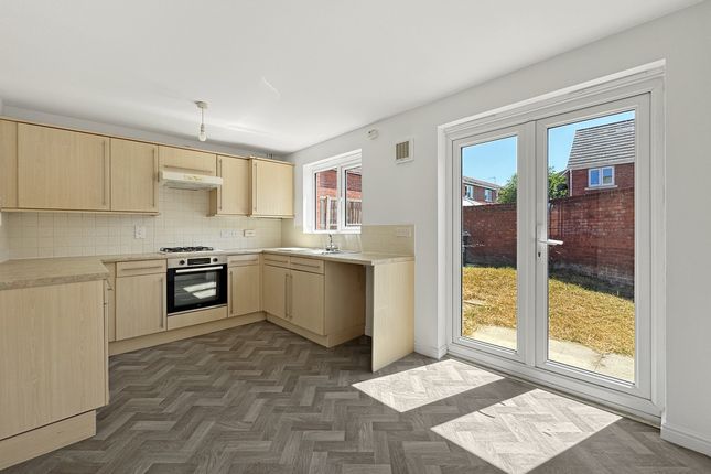 22, Griffen Close, Bridgwater photo 4