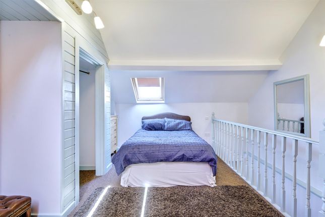 Cott 3 Bedroom 1_1.Jpeg