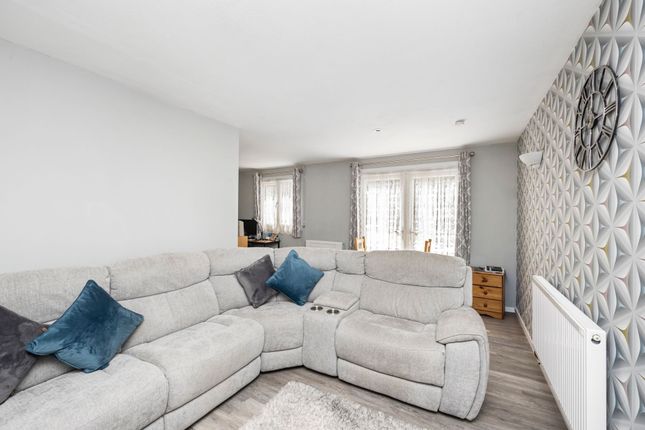 3 Shinwell Walk Henderson Road, Crawley photo 3