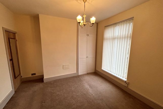 22, Burton-on-Trent photo 5