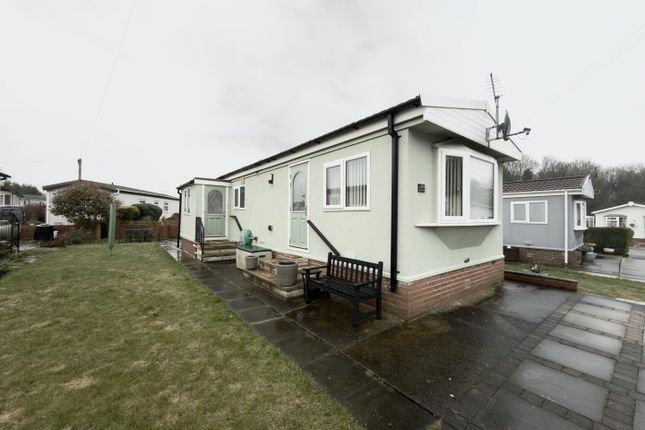 2-bed caravan on 12, Newfield Drive, Leeds, £135,000
