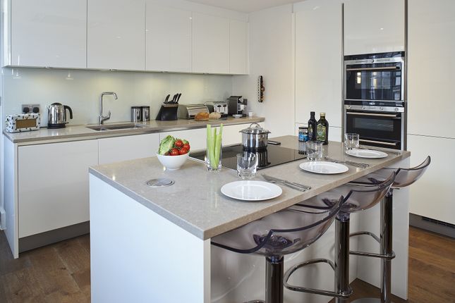 Thumbnail Flat to rent in Cheval Place, London