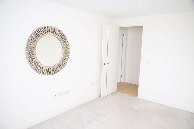 Flat for sale in The Hampton Apartments, Royal Arsenal Riverside