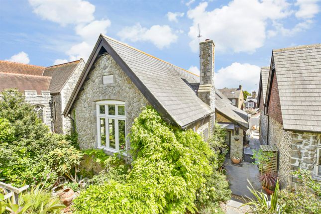 4-bed house on The Old School House, Buttway Lane, Rochester, £575,000