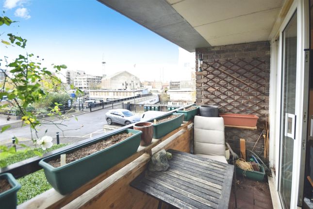 53 Numa Court, Justin Close, Brentford photo 4