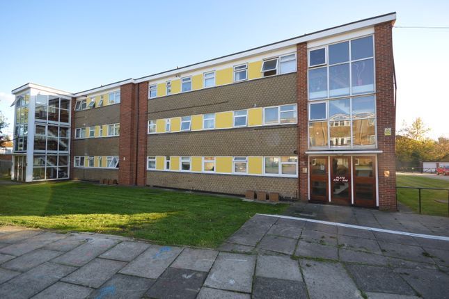 Thumbnail Flat for sale in Bilsby Lodge, Chalklands
