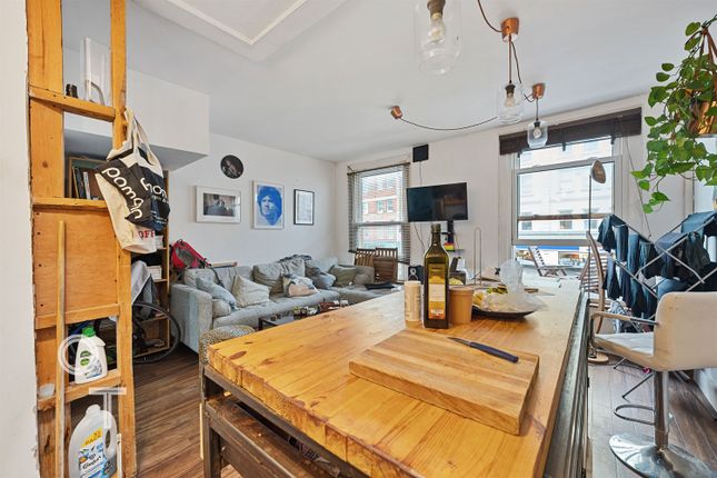 Flat for sale in Kentish Town Road, London