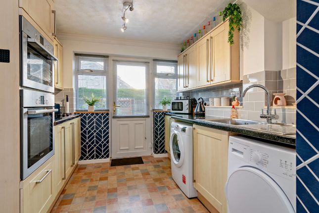 25, Aldsworth Close, Gloucestershire photo 4