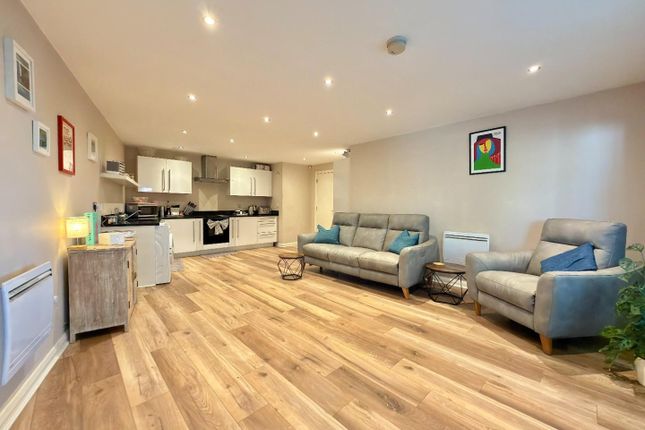 Apt 3 The Quadrangle, 6, Albany Road, Chorlton photo 4