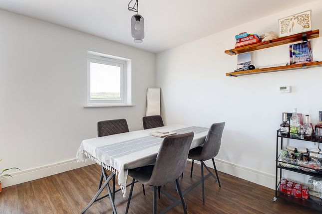 Flat Flat 9, 19, Marquess Drive, Bletchley photo 4