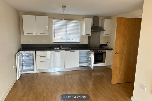 Flat to rent in Stewartby Avenue, Hampton Vale, Peterborough