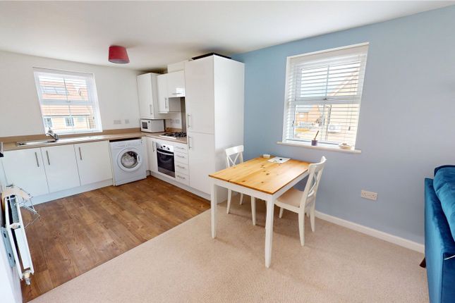 Flat to rent in Augusta Road, Stanford-Le-Hope, Essex