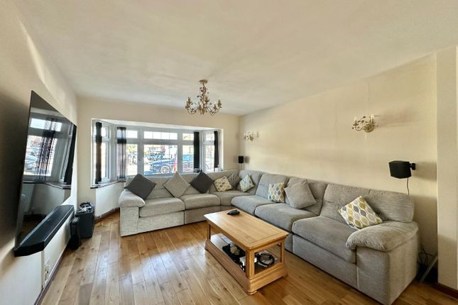 27, Laburnum Road, Hayes photo 4