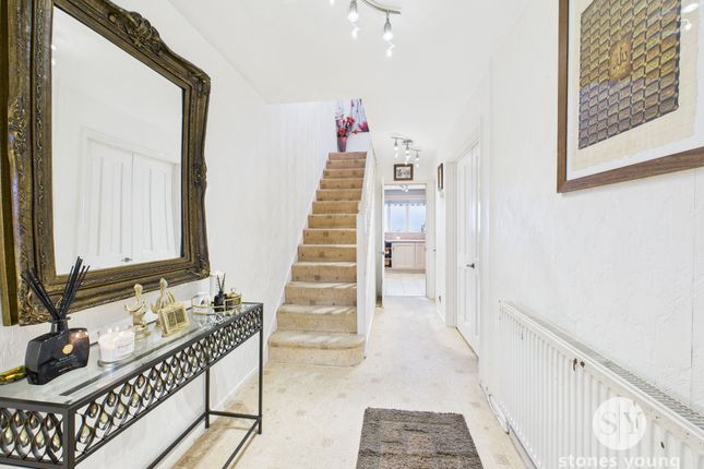 5 Stockwood Close, Blackburn photo 3