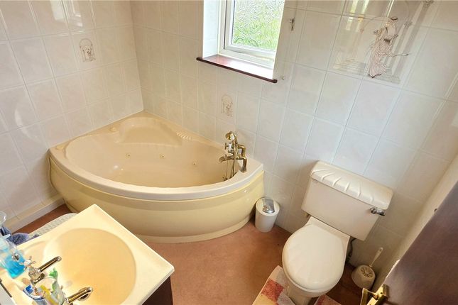 66, Frederick Neal Avenue, Coventry photo 3