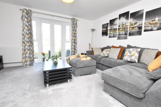 44, Saltern Drive, Spalding photo 2