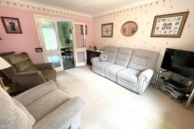 39, Lincroft, Bedford photo 3