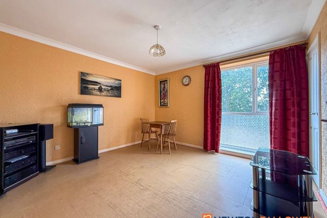 27 Rowan Way, Newark photo 4