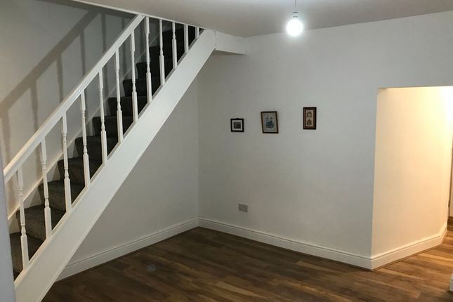 29 Kenyon Lane, Manchester photo 3