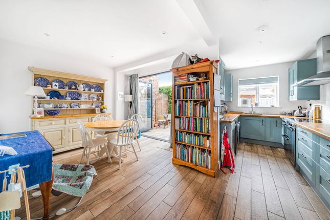 End terrace house for sale in Hall Road, Isleworth