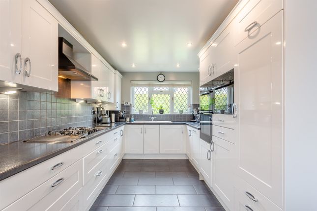 8, Orchid Meadow, Pwllmeyric, Chepstow photo 2