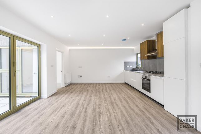Mews house for sale in Brook Mews, Palmers Green, London