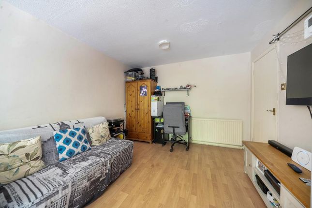 22 CAUNTER ROAD, Newbury, Newbury photo 4