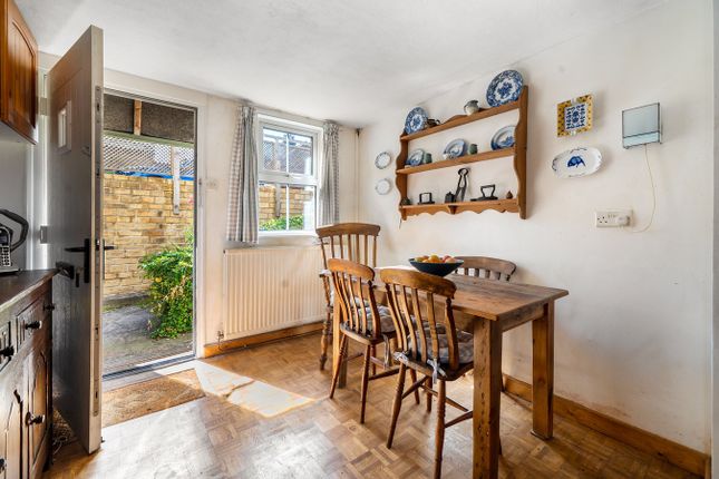 Aston Villa, Cotswold Close, Brimscombe photo 4
