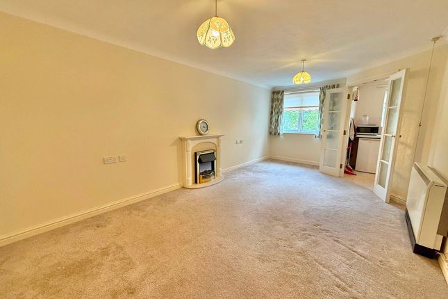 Flat 57, Mowbray Court, Exeter photo 4