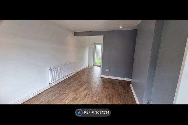 Farcroft Avenue, Radcliffe, Manchester photo 4