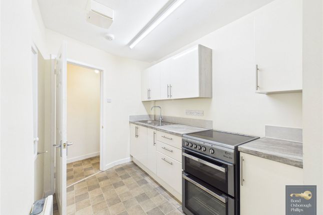 Flat 2, 14, Cornmarket Street, Devon photo 4