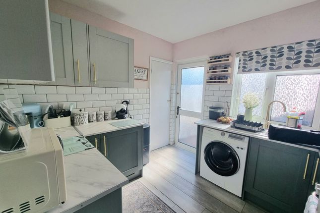 76 Heol Croesty, Bridgend photo 3