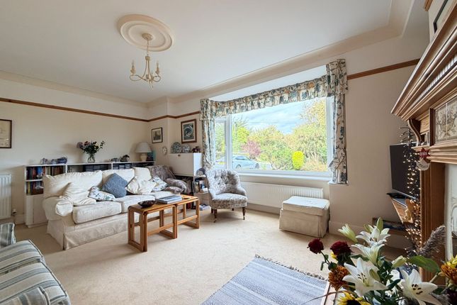 245 Filey Road, Scarborough photo 2