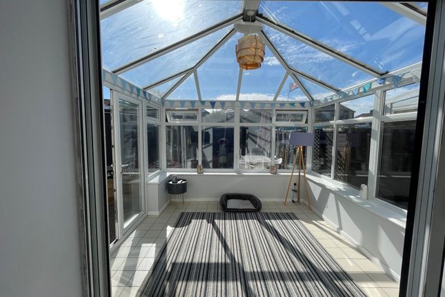 52, Forelands Square, Deal photo 2