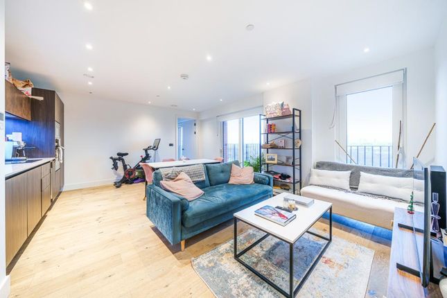 Flat for sale in Exchange Gardens, London