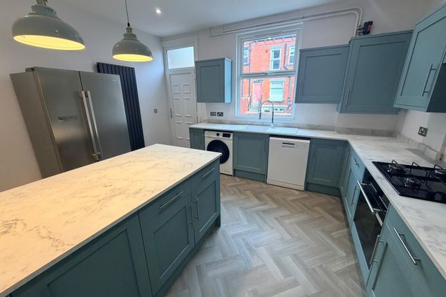 Langdale Terrace, West Yorkshire photo 4